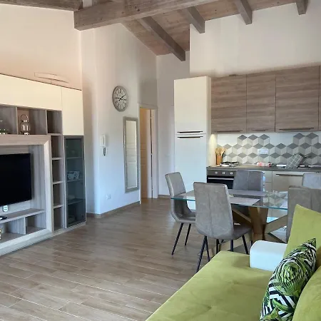 Appartamento Elegant Three-room Overlooking The Sea Badesi